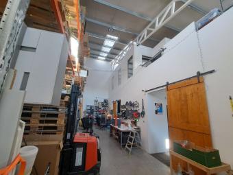 Elado-muhely-Nagytarcsa-galerias